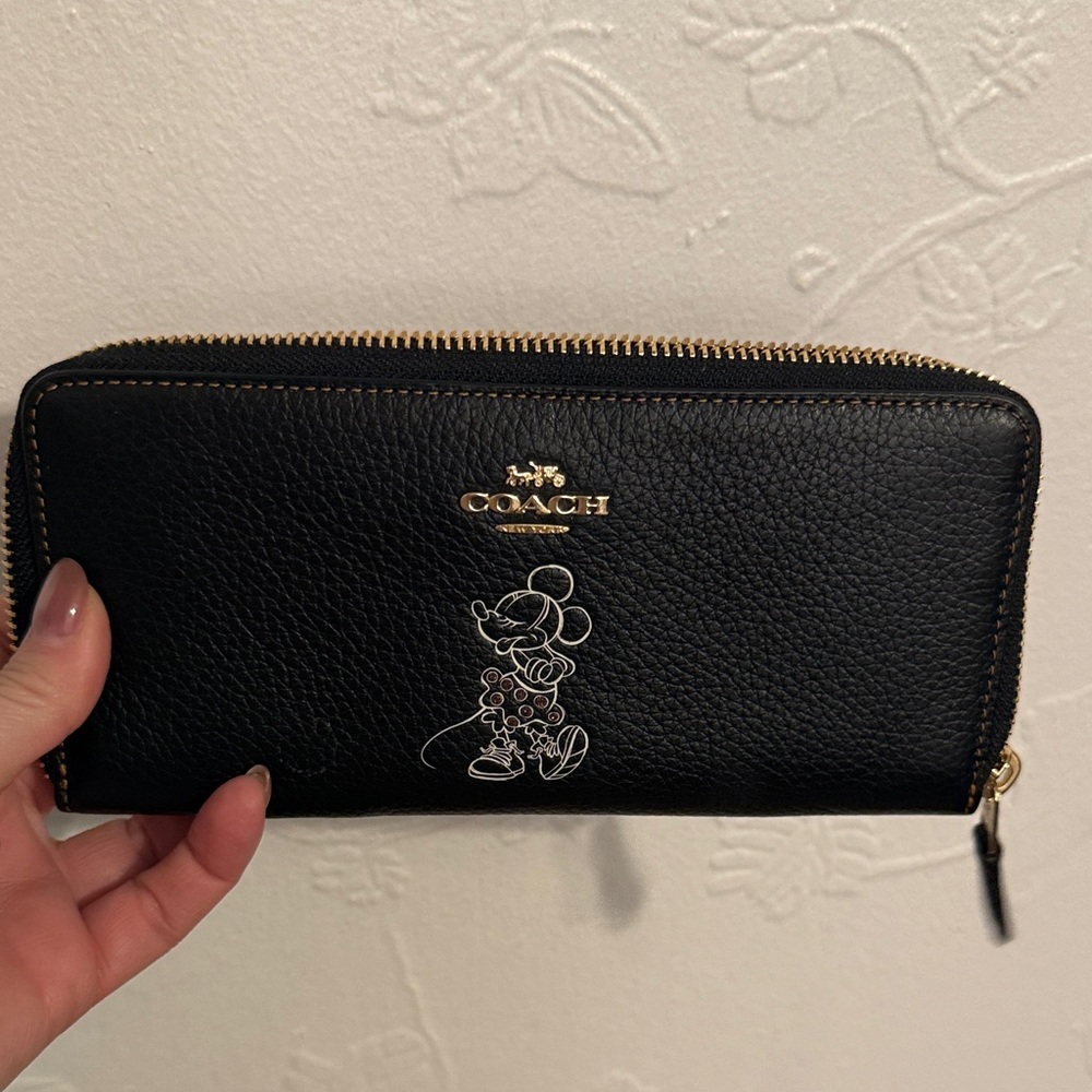 Coach Disney Minnie wallet
